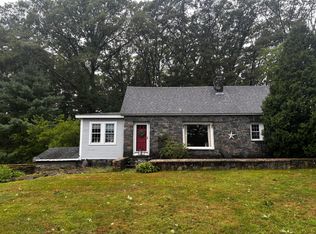 2 Strout Rd, Cape Elizabeth, ME 04107