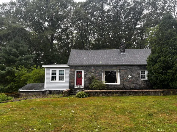2 Strout Road, Cape Elizabeth, ME 04107