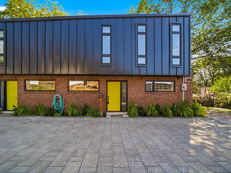 389R Leslie St S #SOUTH — Photo 1