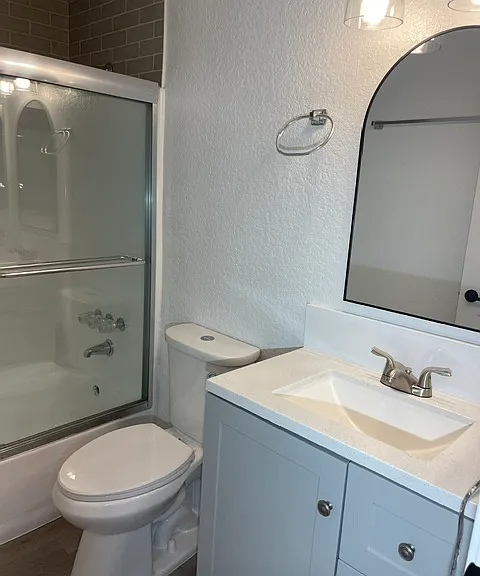 13427 Roselle Ave #7 — Photo 10