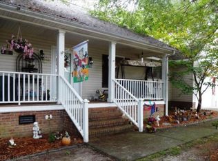 233 Kings Point Ct, Lexington, SC 29073