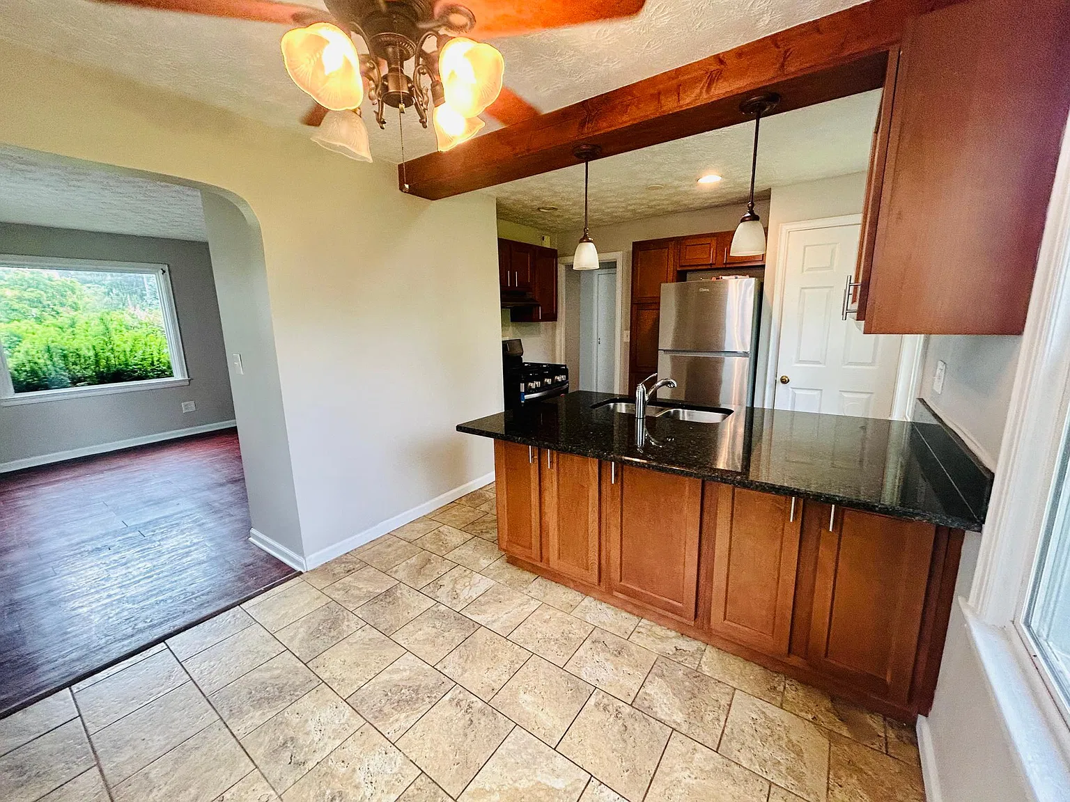 4 bed, 1306 sqft, $1,545 — Photo 2
