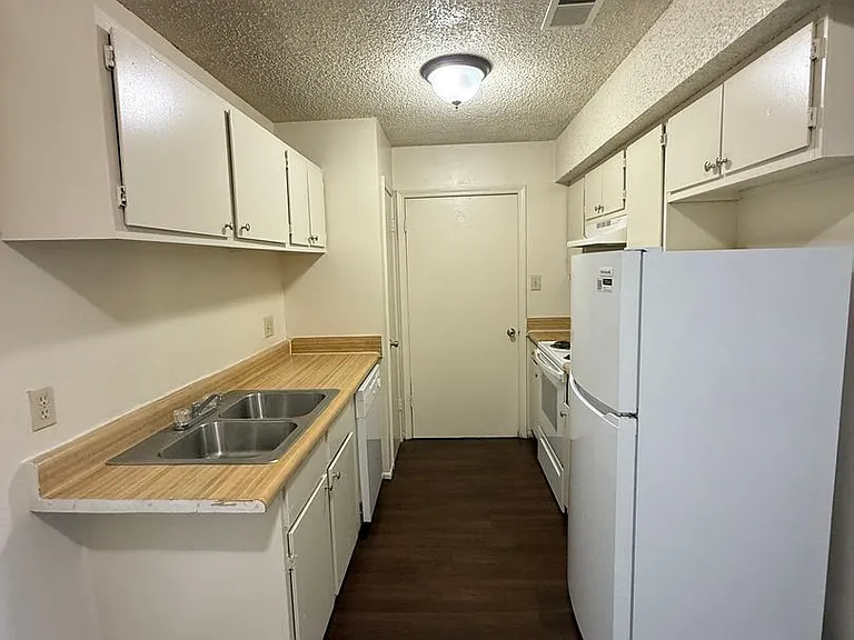 2059 Mariner Dr — Photo 13