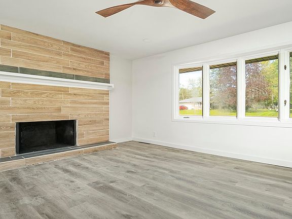3rd image of 9676 Petunia Dr