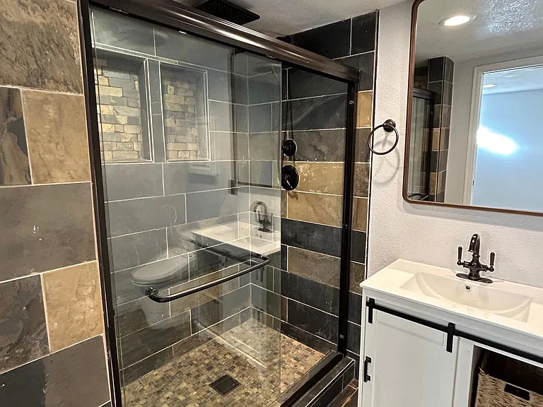 283 Maximus Dr — Photo 17