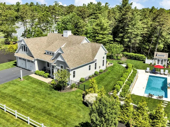 32 Camden Lane, Mashpee, MA 02649