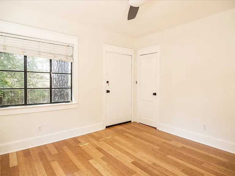 678 Vernon Ave SE — Photo 21