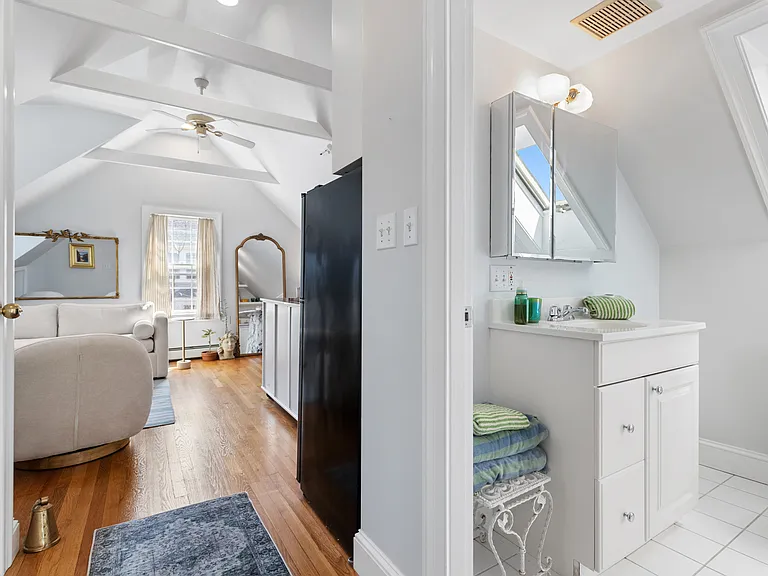3 Circle St #3 — Photo 16