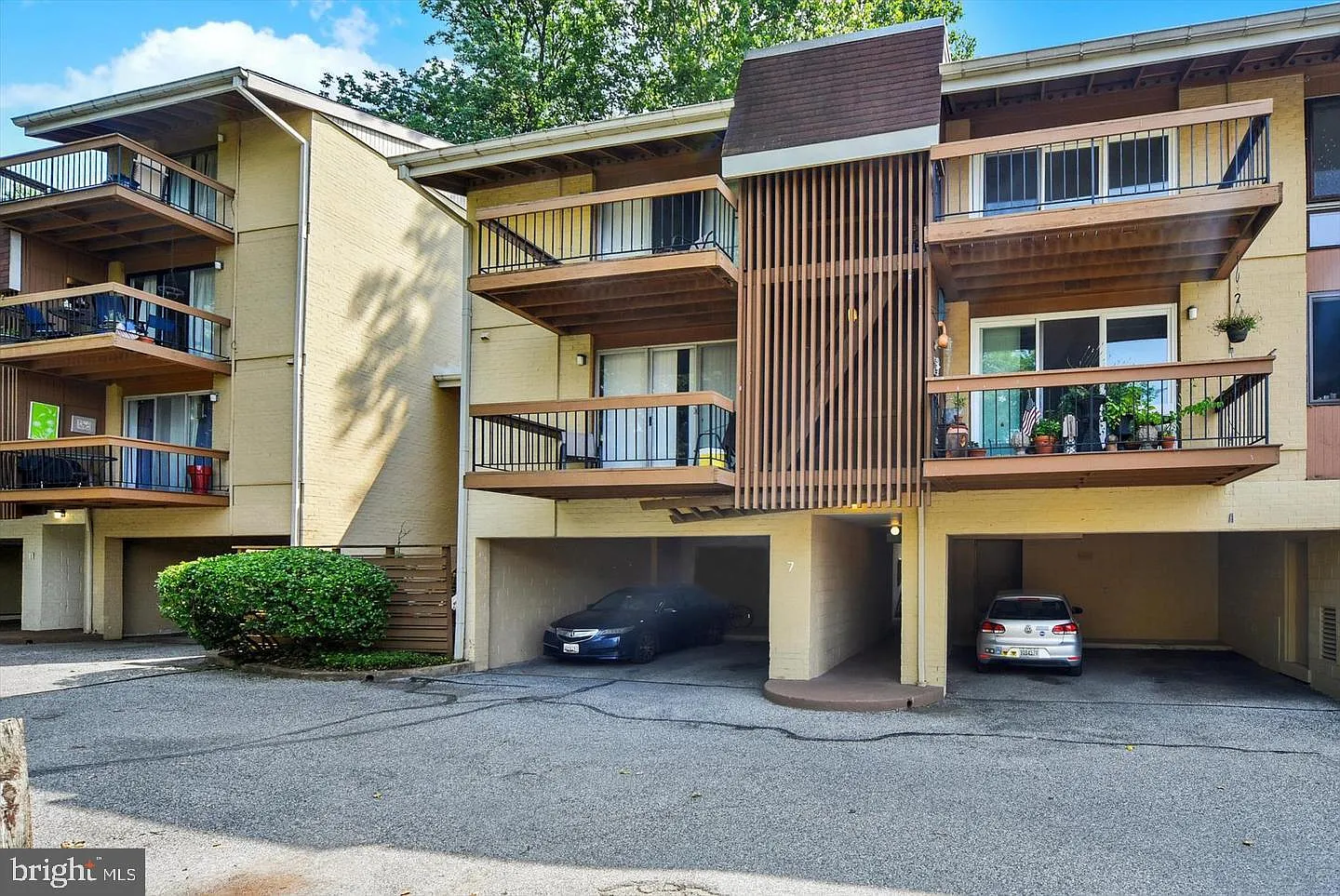 2 bed, 2.0 bath, 1157 sqft, $2,250 — Photo 2