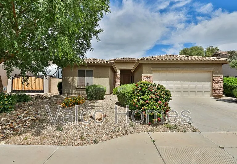 11412 E Segura Ave — Photo 2