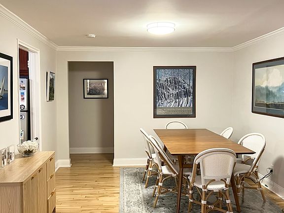 125 A2 dining area