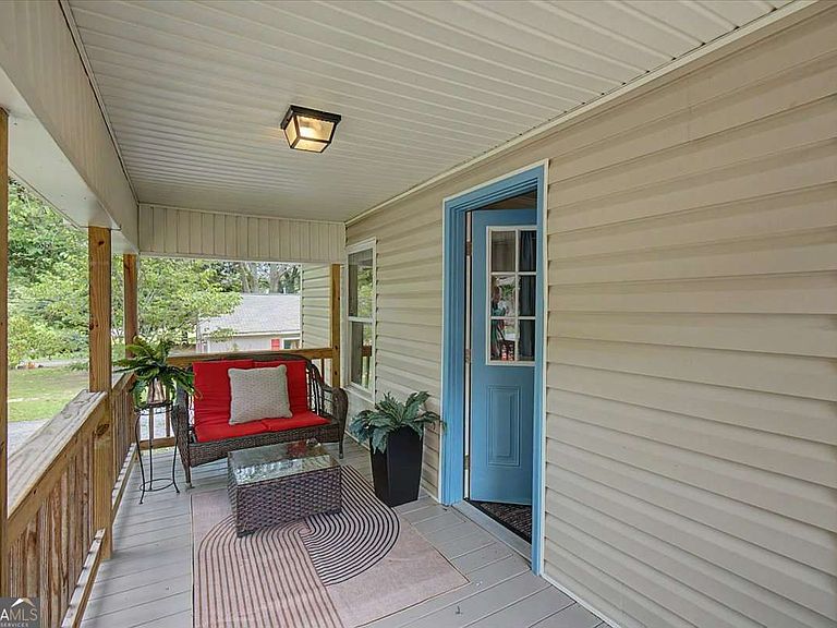 Listing photo 4