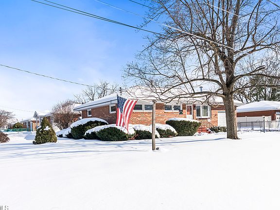 3rd image of 4 Bechard Lane