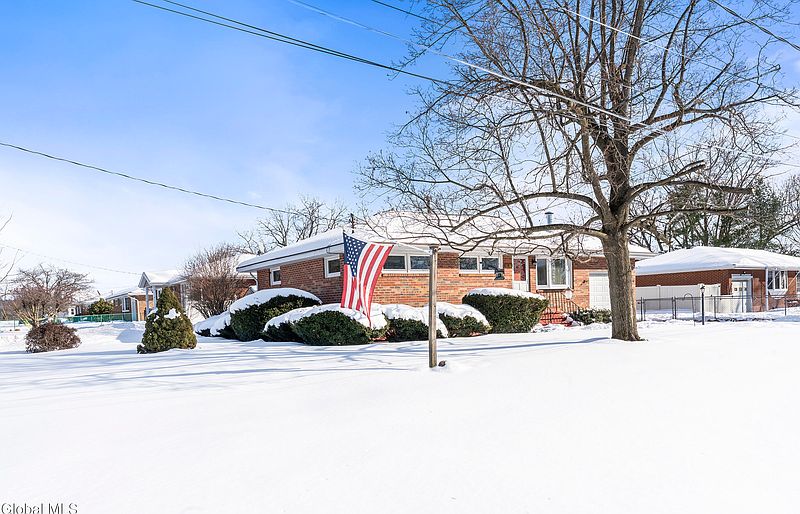 3rd image of 4 Bechard Lane