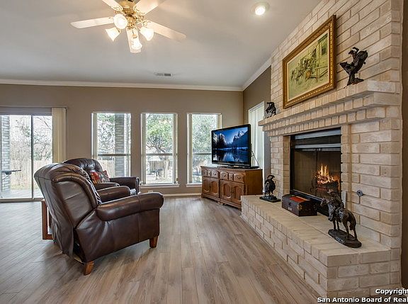 3rd image of 1502 Townsend House Dr