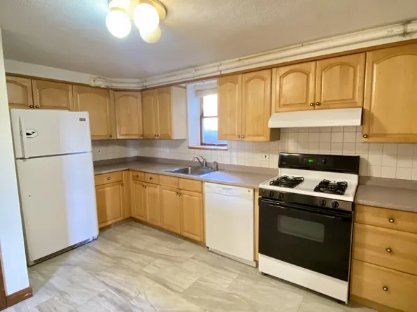 41 Loomis St #39, Cambridge, MA 02138