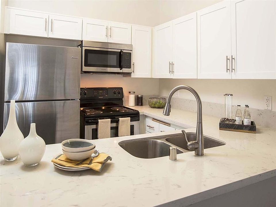 Highlight Quartz Countertops