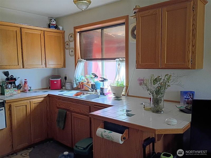 3rd image of 12 Caribou Road