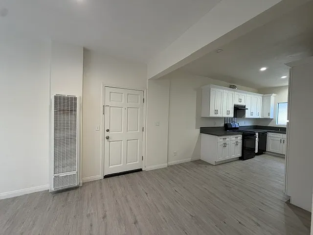 1 bed, 550 sqft, $2,100 — Photo 3