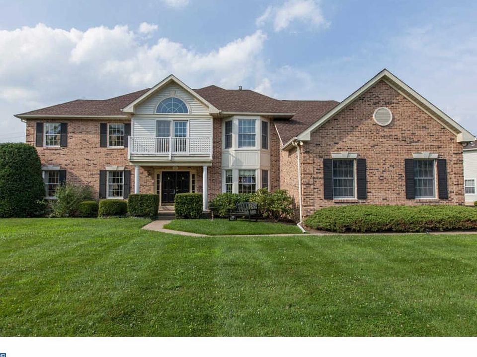 1st image of 542 Rolling Glen Dr
