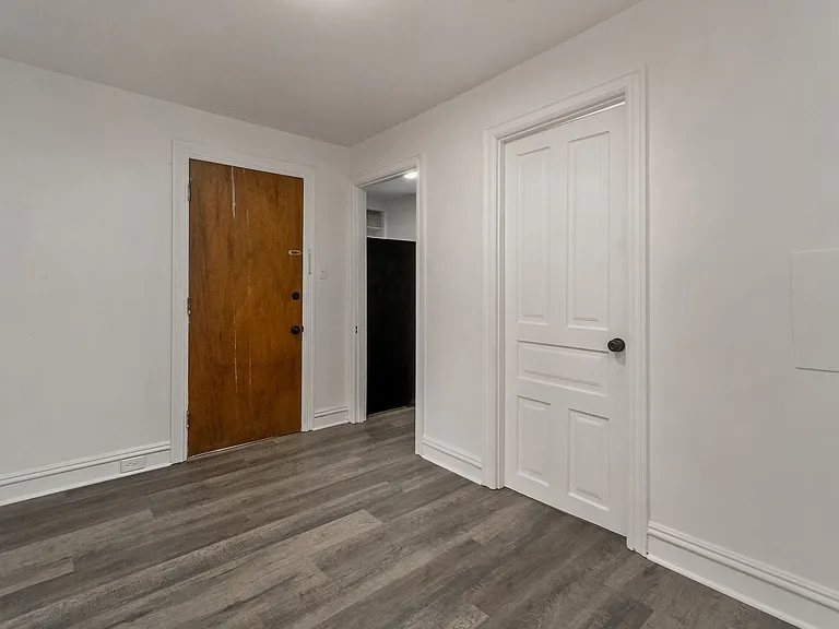 46 S 10th St #3 — Photo 11