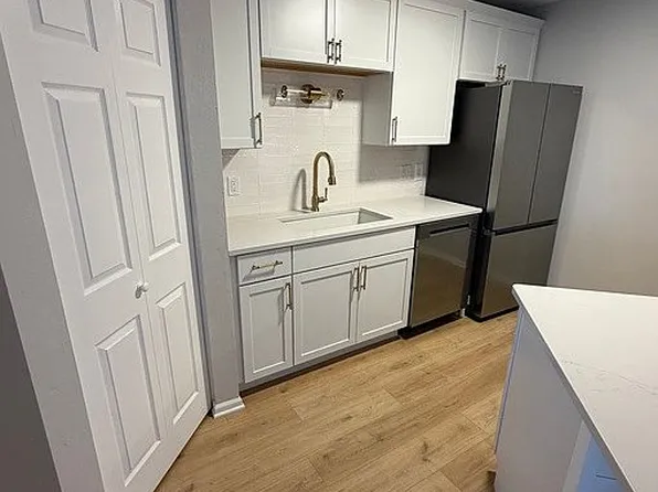 410 1st St SE APT 105, Little Falls, MN 56345