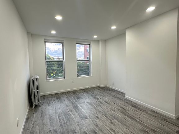 2nd image of 927 E 169th St #3