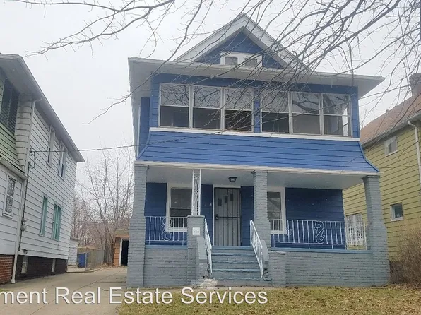806 Wayside Rd, Cleveland, OH 44110