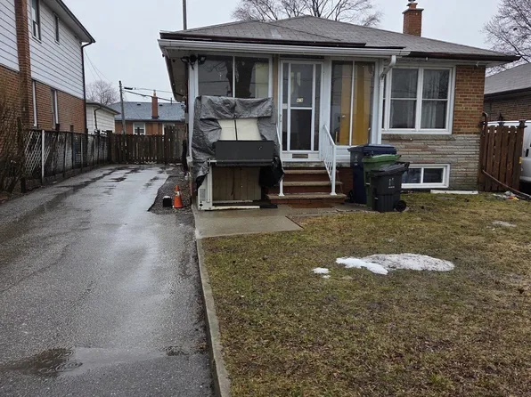 478 Brimley Rd, Toronto, ON M1J 1A6