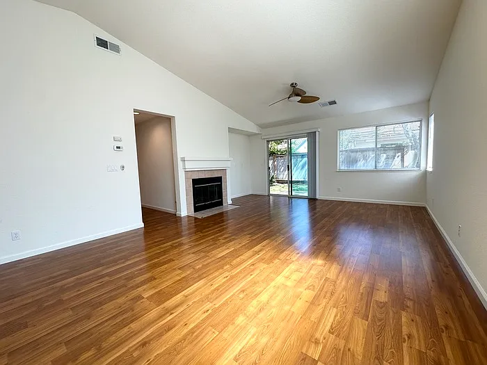 3917 Riviera Ln — Photo 8