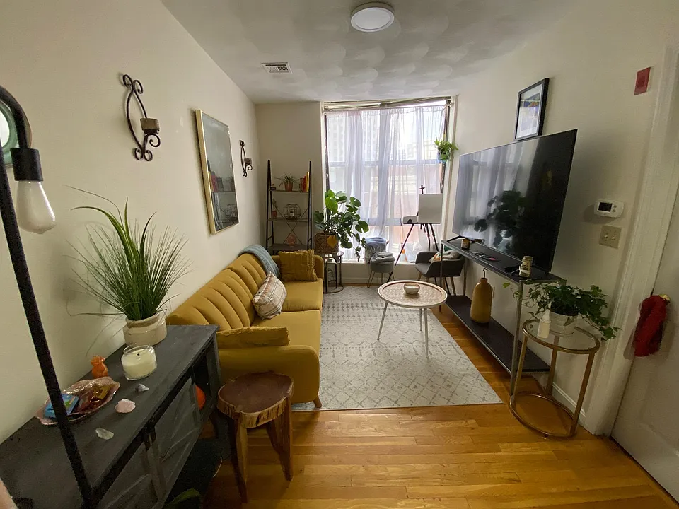 79 Essex St #63