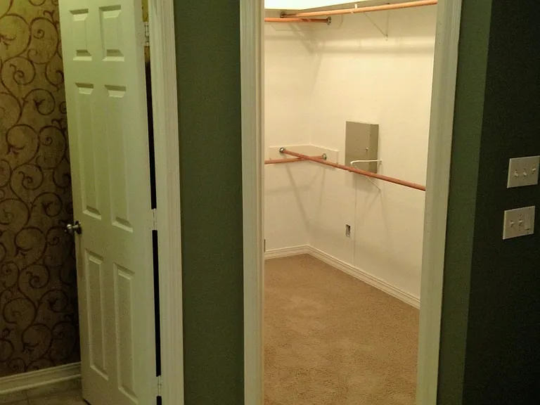 113 Baltic Dr — Photo 37
