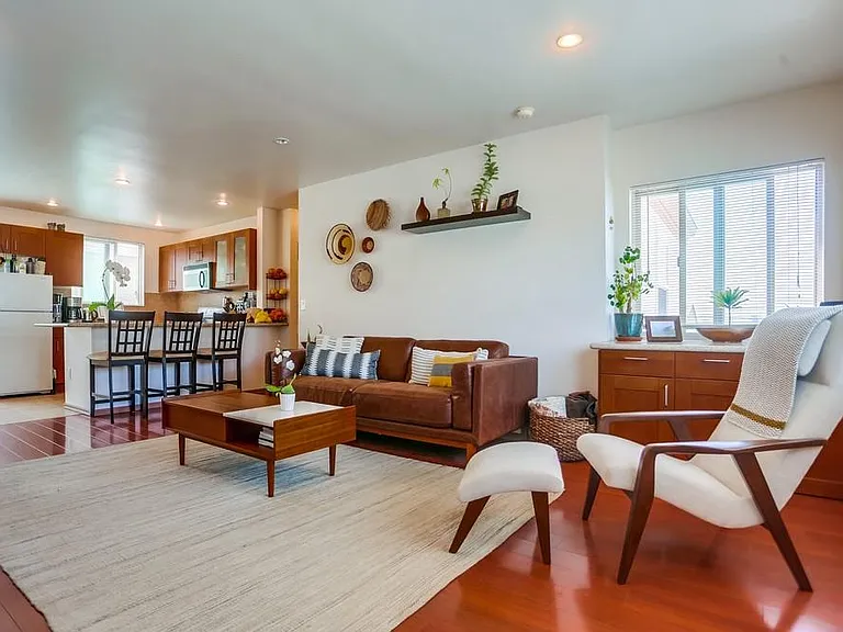 1063 Loring St — Photo 10