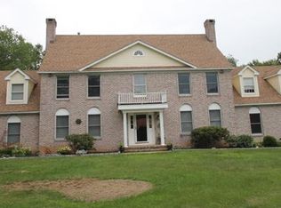 15 Lilac Ln, Danbury, CT 06810