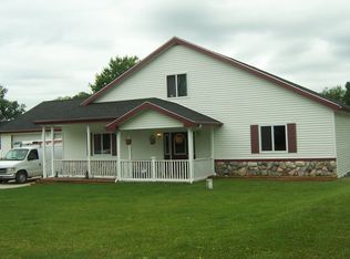 8051 E 17 Mile Rd, Reed City, MI 49677