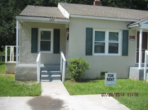 1223 E 55th St, Savannah, GA 31404