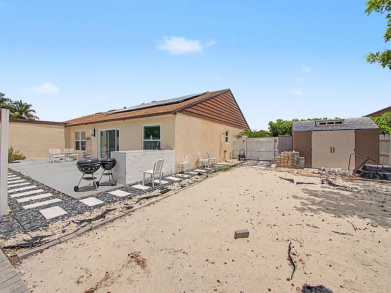 8464 Lake Worth Rd — Photo 27