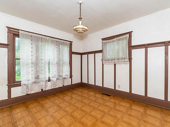 5th image of 1227 Hays Park Ave