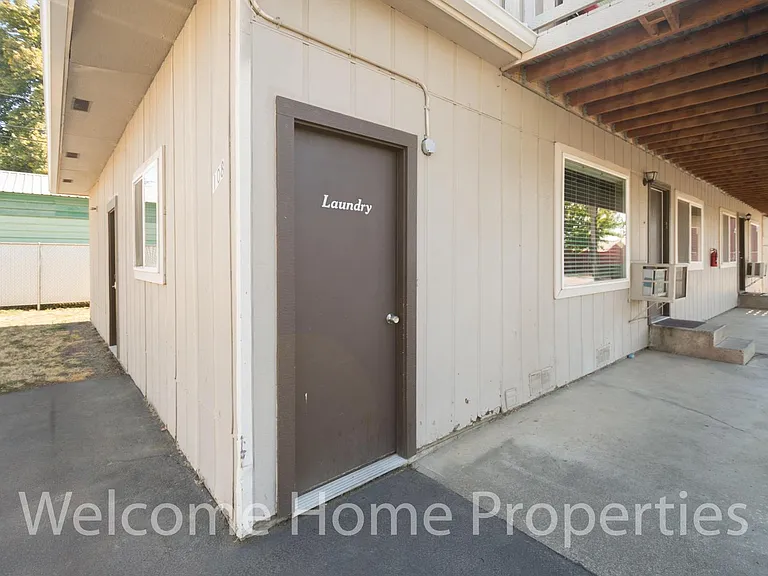 108 SE 6th St — Photo 19