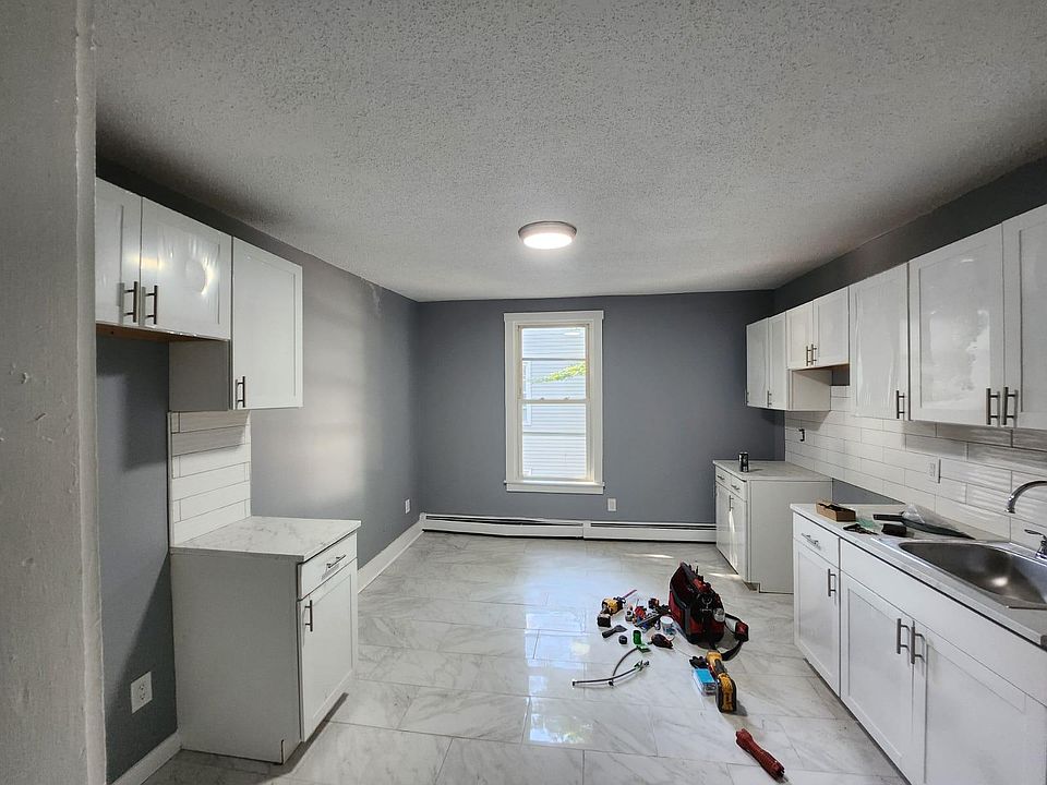 1st image of 163 Kimberly Ave #2