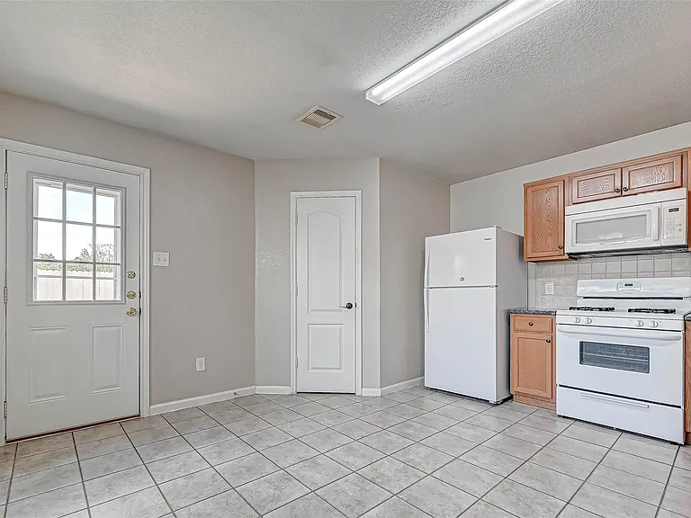 22138 Orchard Dale Dr — Photo 8