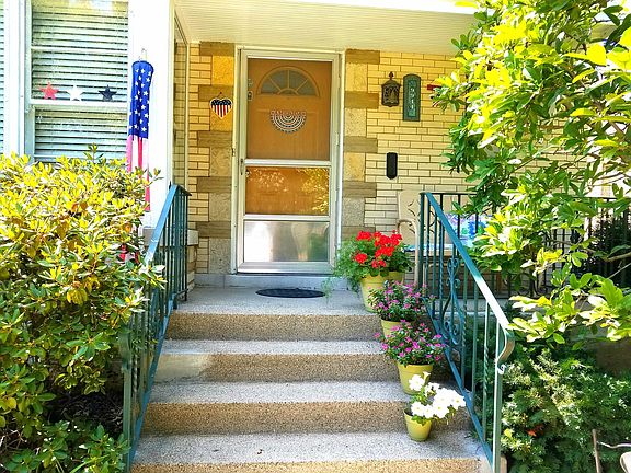 4th image of 9944 S Spaulding Ave