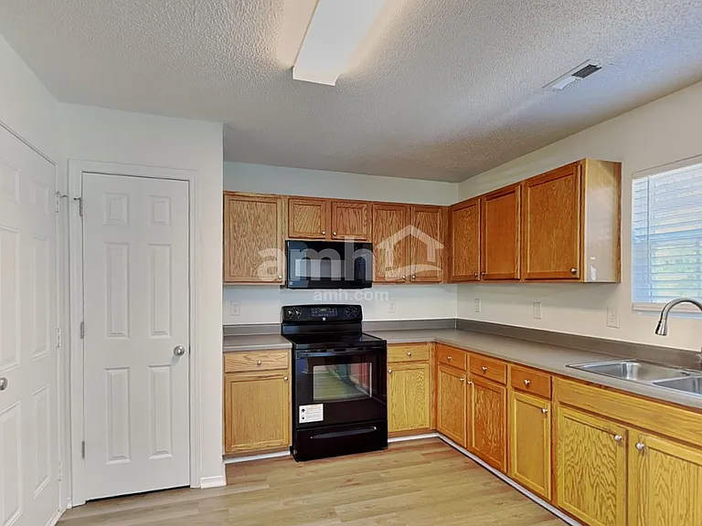 3109 Skybrook Ln — Photo 4