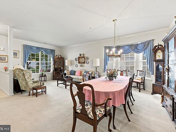 3rd image of 931 Hamilton Way