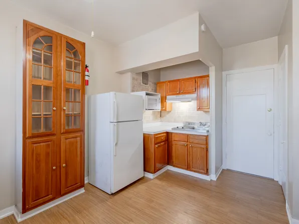 12 S Mill St APT 220, Pontiac, MI 48342