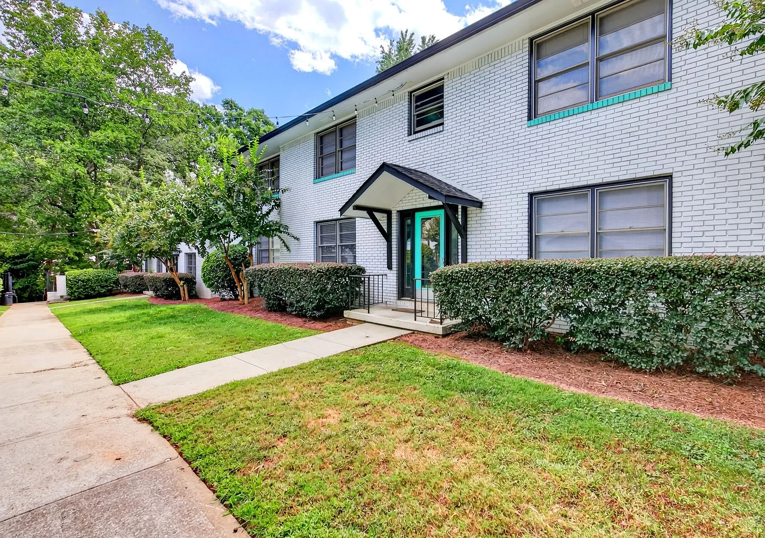 Charming 2bd/1ba Apartment — Photo 2