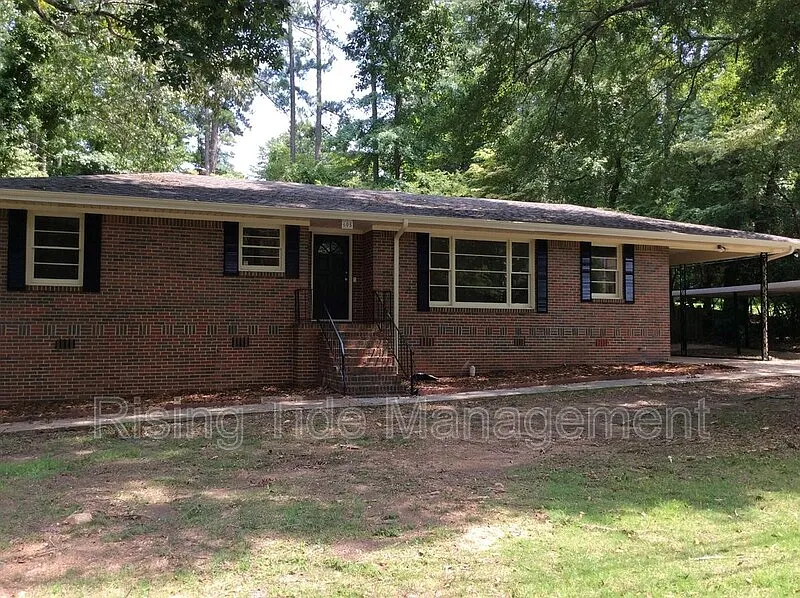 605 Valley Dr