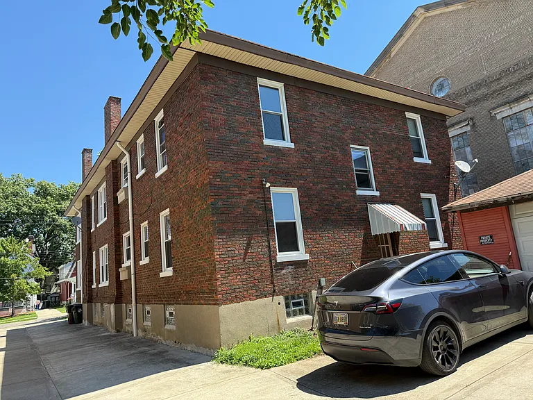 2035 Weyer Ave #5 — Photo 15