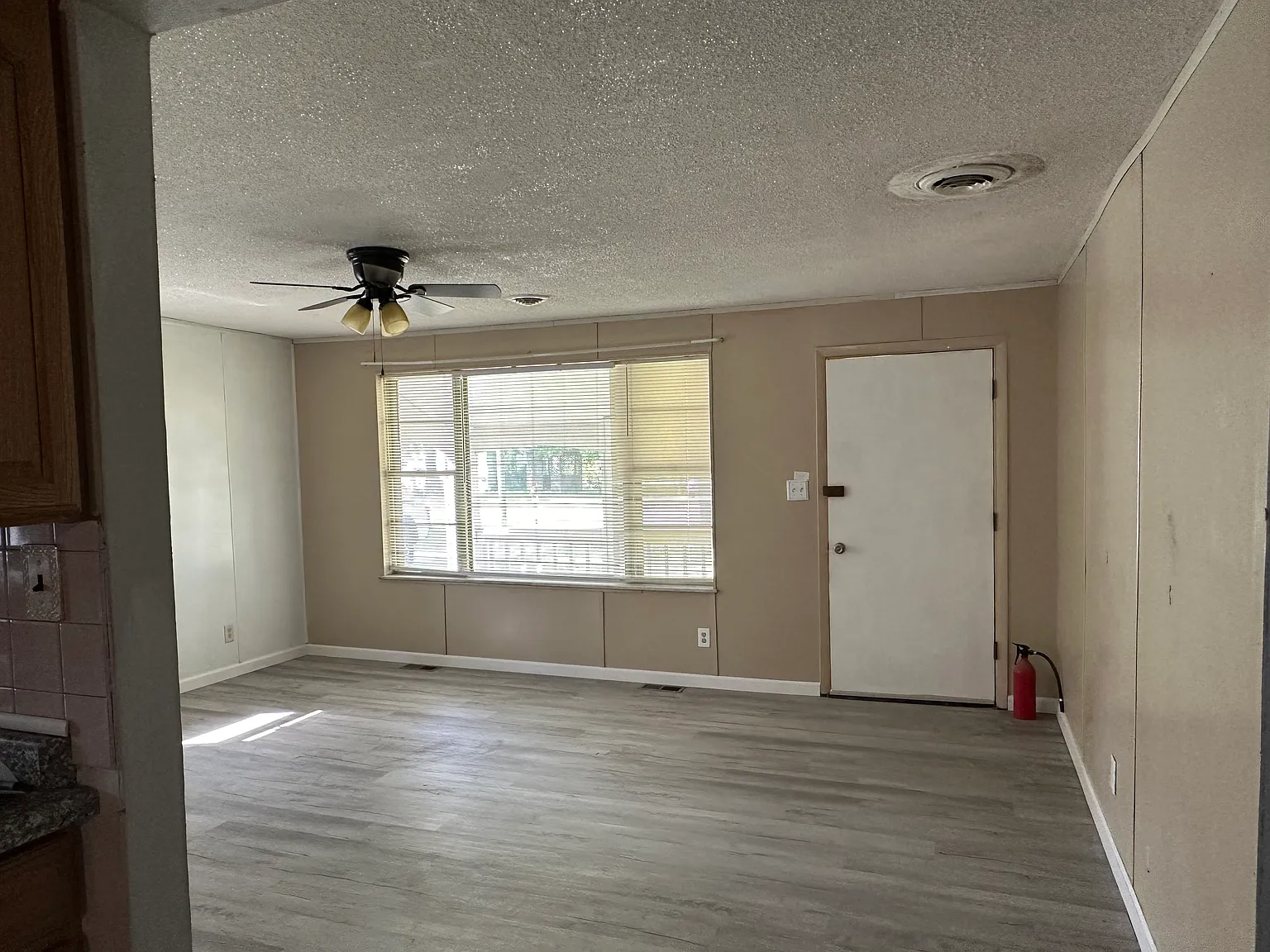 3 bed, 1600 sqft, $1,250 — Photo 4