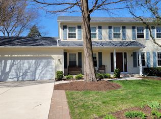 1817 Paddock Ct, Naperville, IL 60565